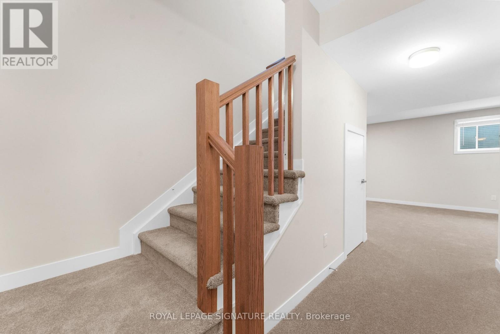 












280 SAPLING GROVE S

,
Ottawa,




Ontario
K2J7L9

