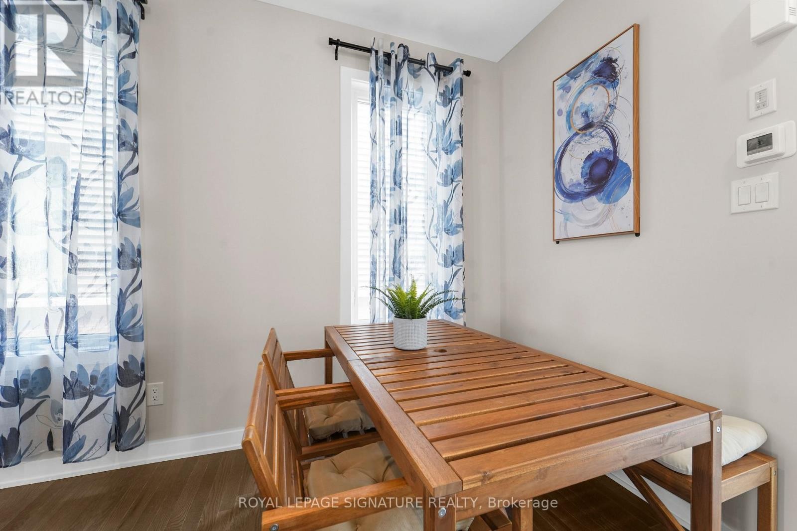 












280 SAPLING GROVE S

,
Ottawa,




Ontario
K2J7L9

