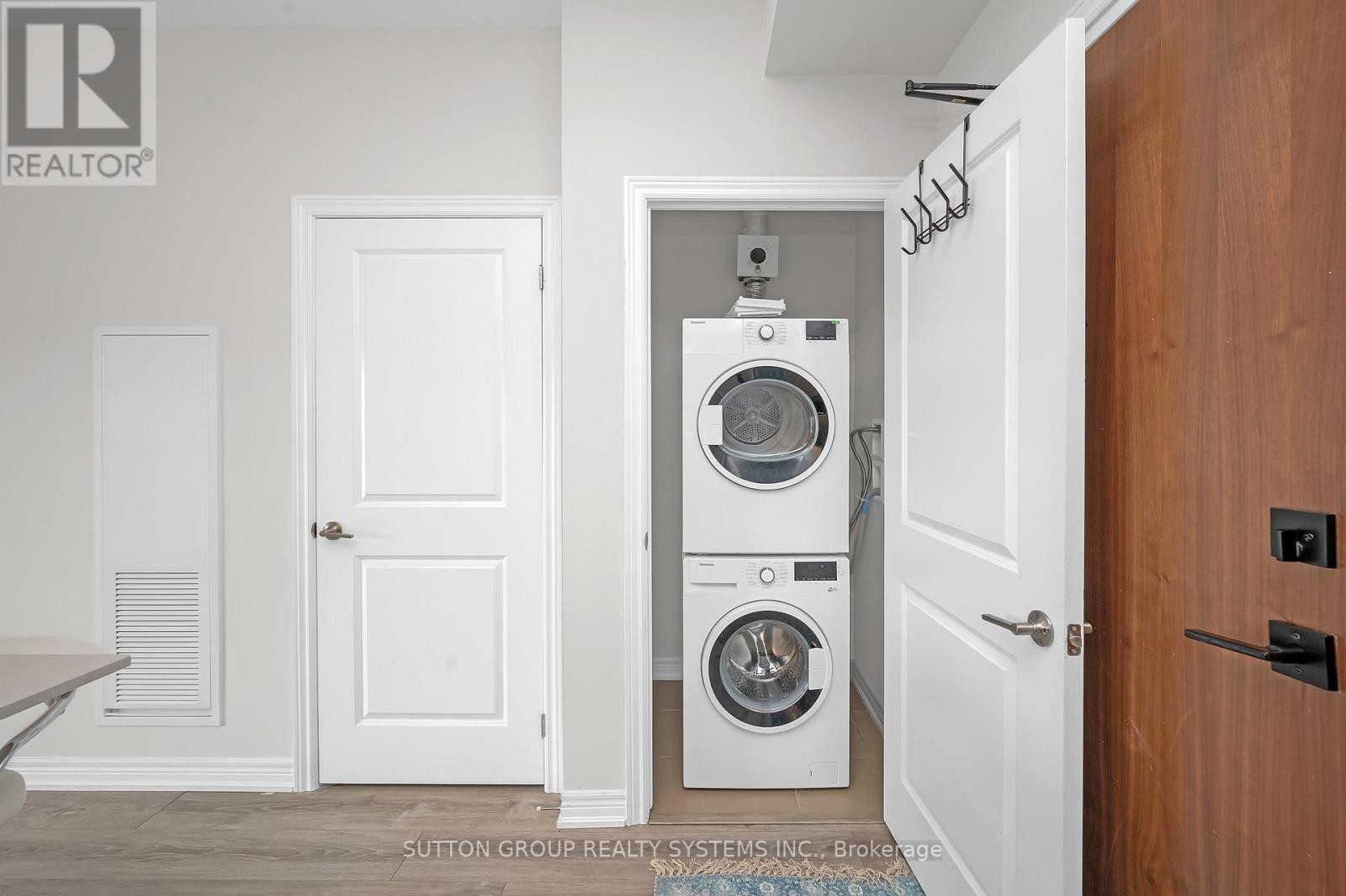 












212 - 121 HIGHWAY 8

,
Hamilton (Stoney Creek),




Ontario
L8G0A3

