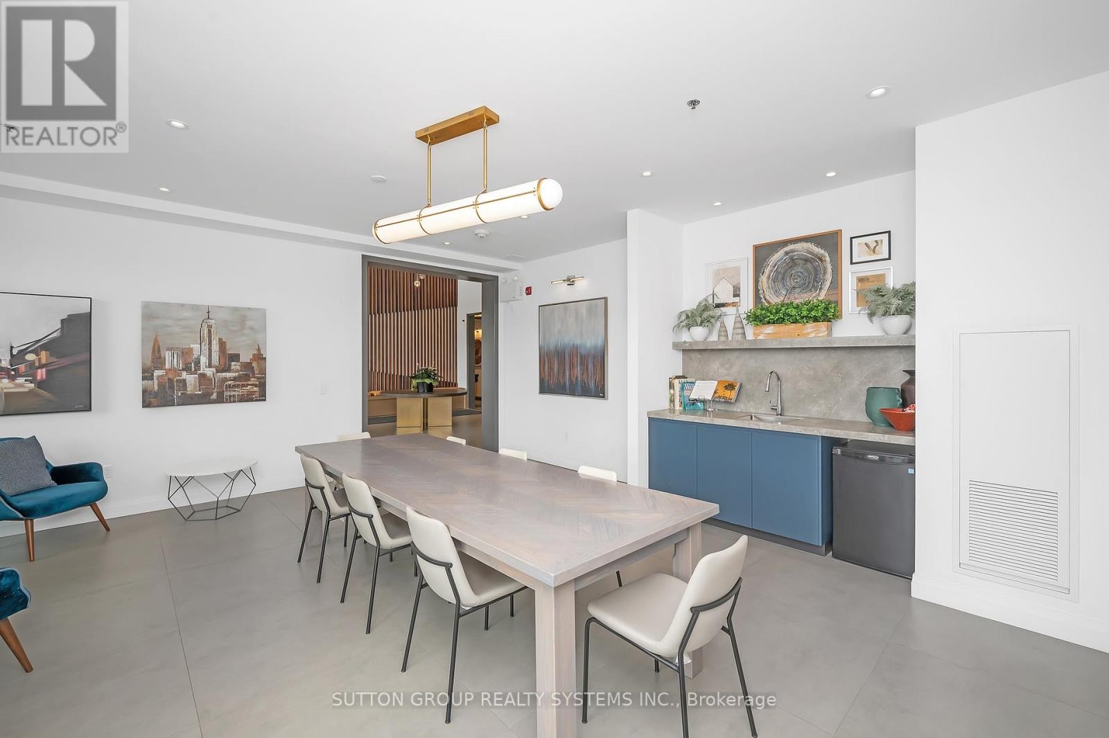 












212 - 121 HIGHWAY 8

,
Hamilton (Stoney Creek),




Ontario
L8G0A3

