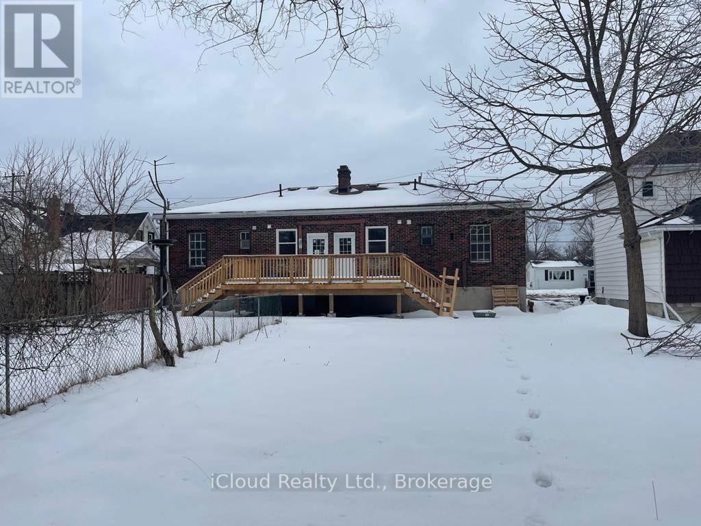 












114-116 MCGILL STREET

,
Quinte West (Trenton Ward),




Ontario
K8V3K1

