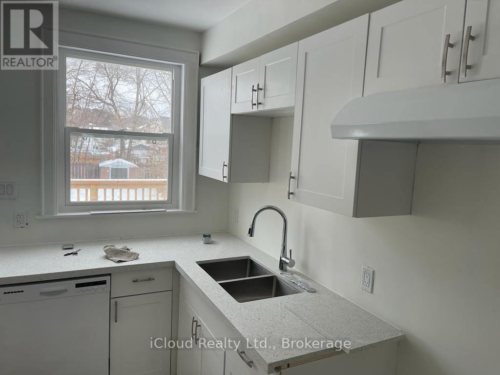 












114-116 MCGILL STREET

,
Quinte West (Trenton Ward),




Ontario
K8V3K1


