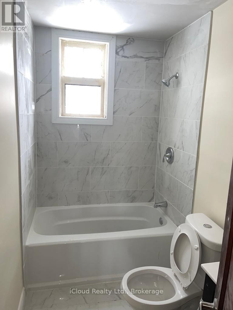 












114-116 MCGILL STREET

,
Quinte West (Trenton Ward),




Ontario
K8V3K1

