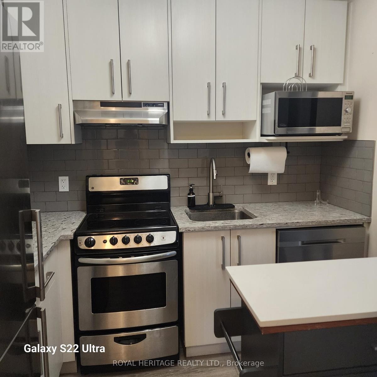 












513 - 10 ESPLANADE LANE

,
Grimsby (Grimsby Beach),




Ontario
L3M0H1

