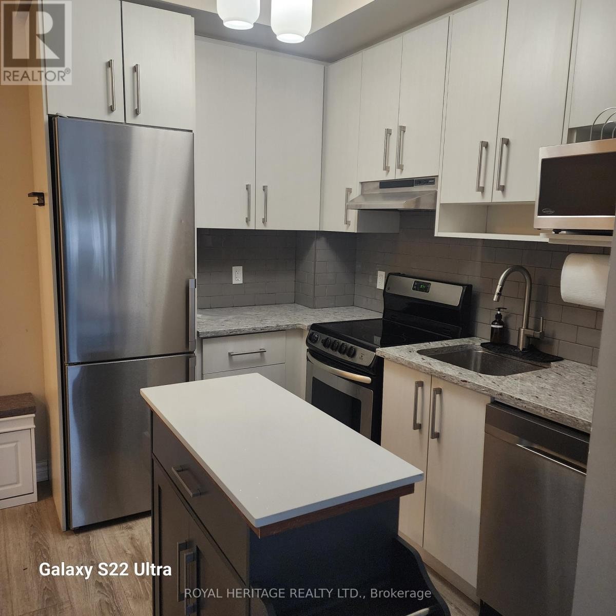 












513 - 10 ESPLANADE LANE

,
Grimsby (Grimsby Beach),




Ontario
L3M0H1

