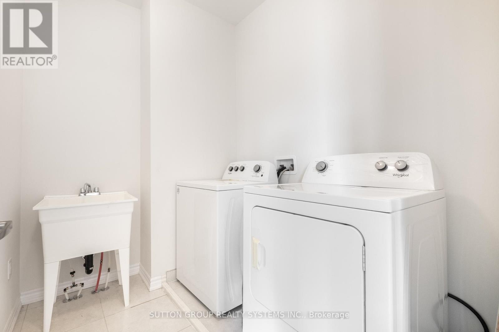 












34 MEARS ROAD

,
Brant (Paris),




Ontario
N3L0M6

