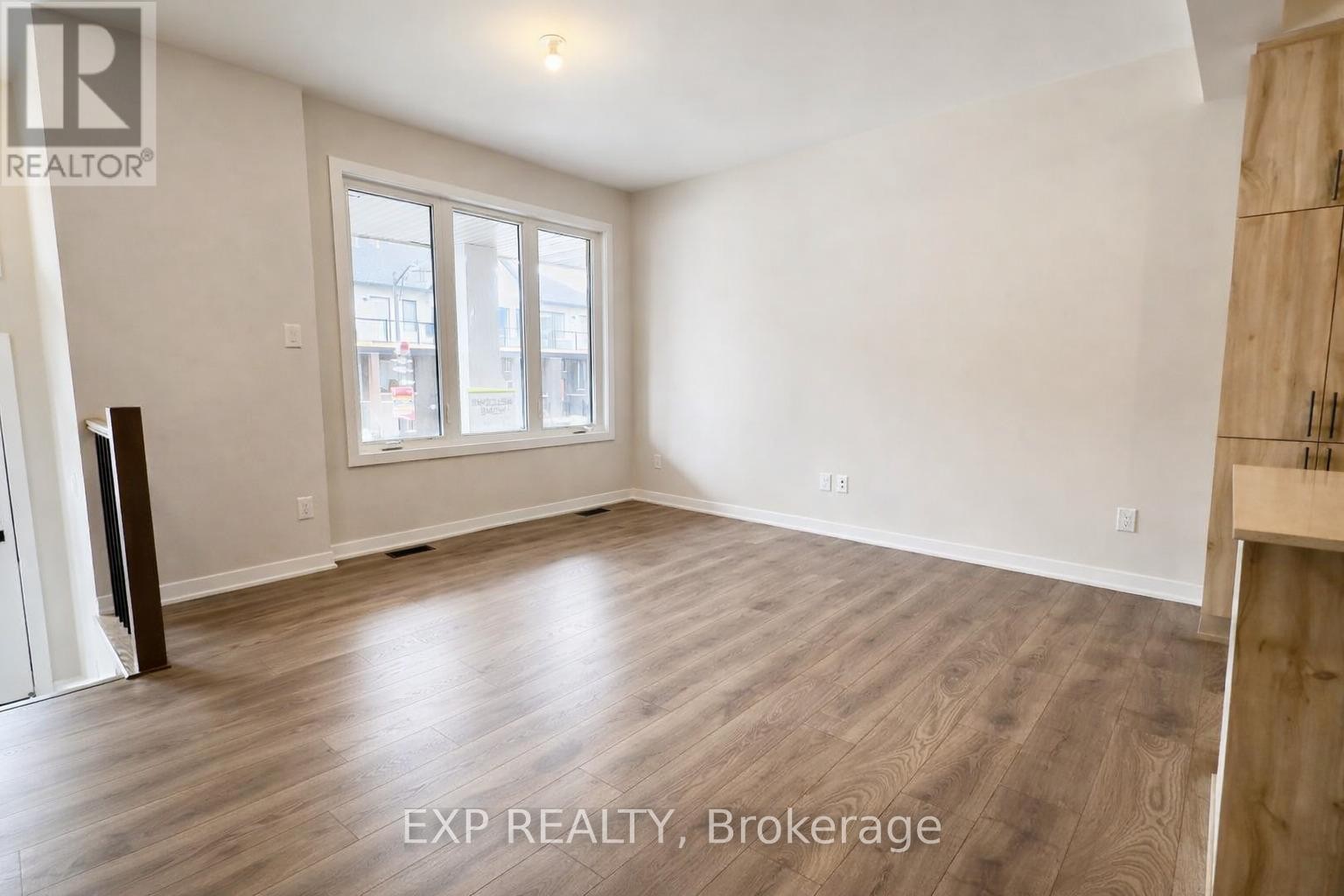 












215 SPECKLED ALDER ROW

,
Ottawa,




Ontario
K2J0V1

