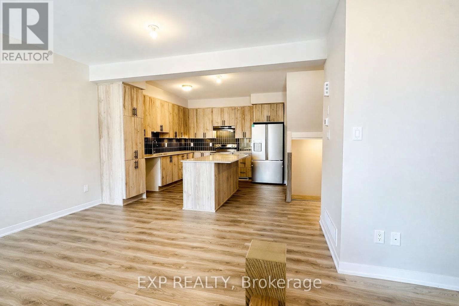 












215 SPECKLED ALDER ROW

,
Ottawa,




Ontario
K2J0V1

