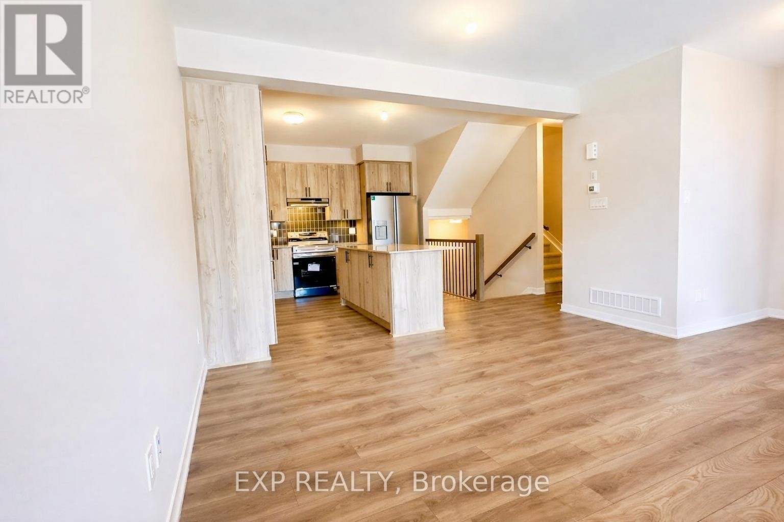 












215 SPECKLED ALDER ROW

,
Ottawa,




Ontario
K2J0V1

