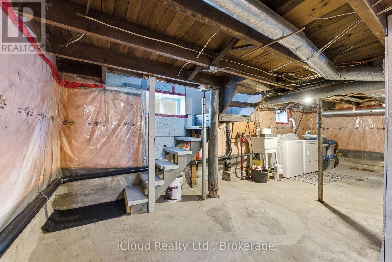 












302 BRIDGE STREET E

,
Belleville (Belleville Ward),




Ontario
K8N1P6


