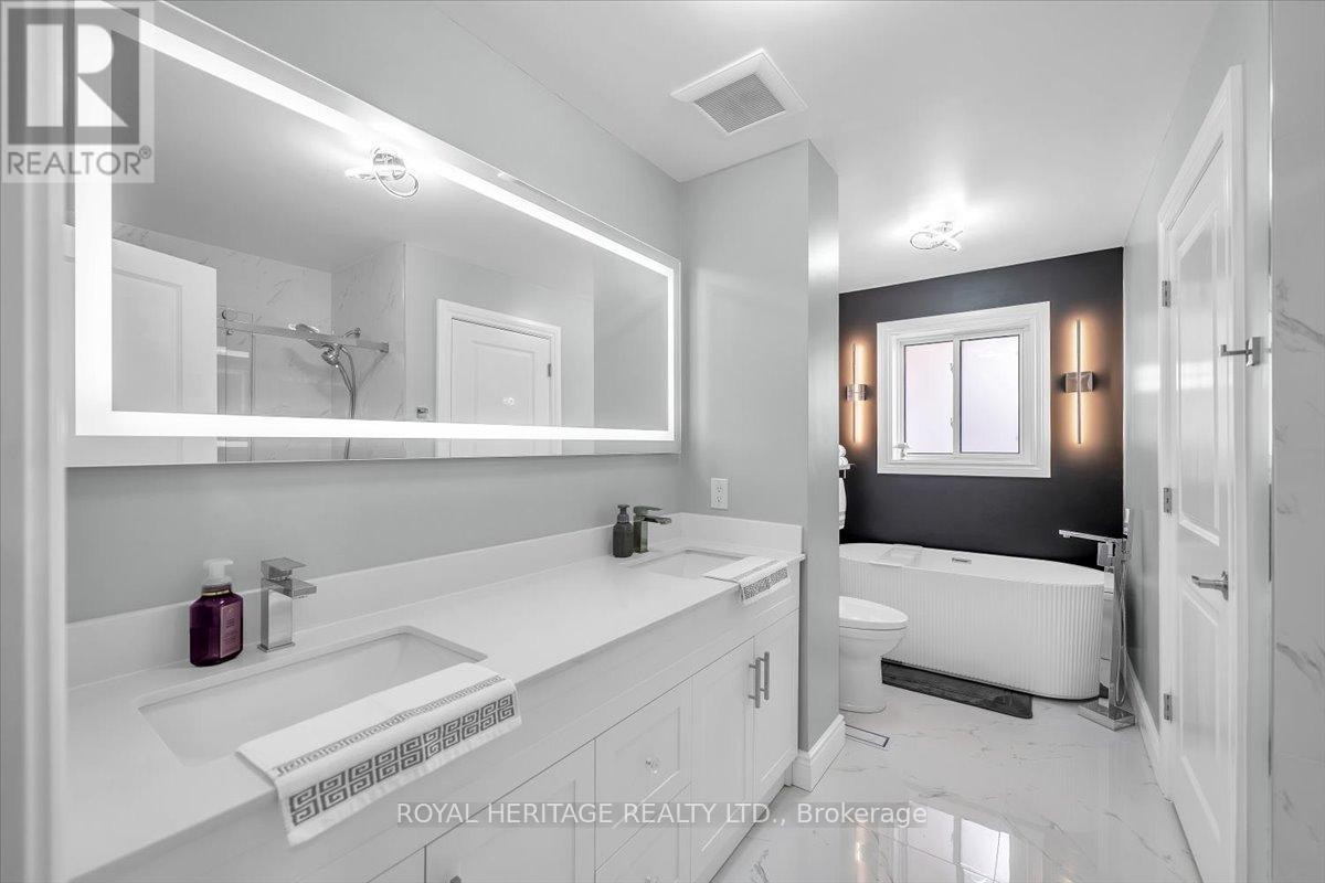 












194 CLITHEROE ROAD

,
Alnwick/Haldimand (Grafton),




Ontario
K0K2G0

