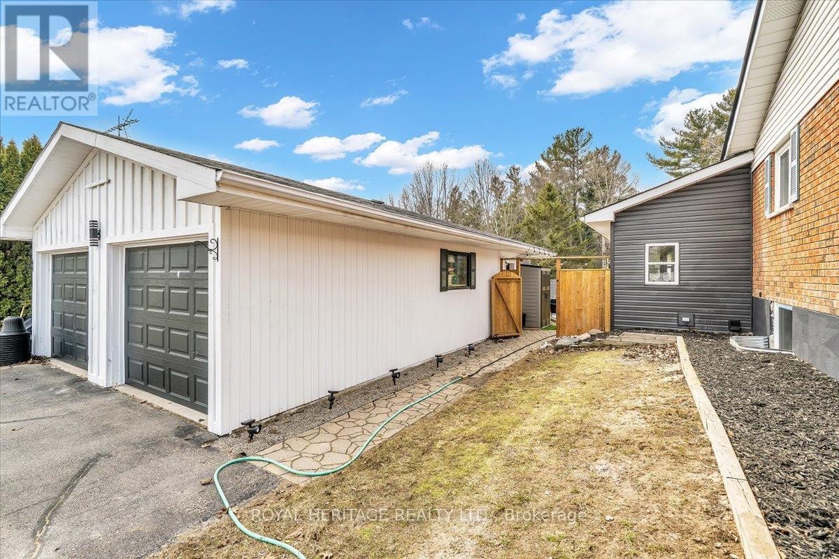 












194 CLITHEROE ROAD

,
Alnwick/Haldimand (Grafton),




Ontario
K0K2G0

