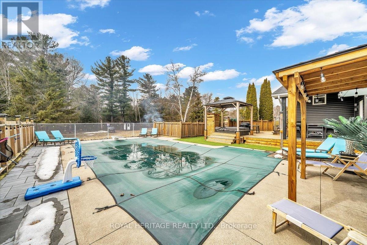 












194 CLITHEROE ROAD

,
Alnwick/Haldimand (Grafton),




Ontario
K0K2G0

