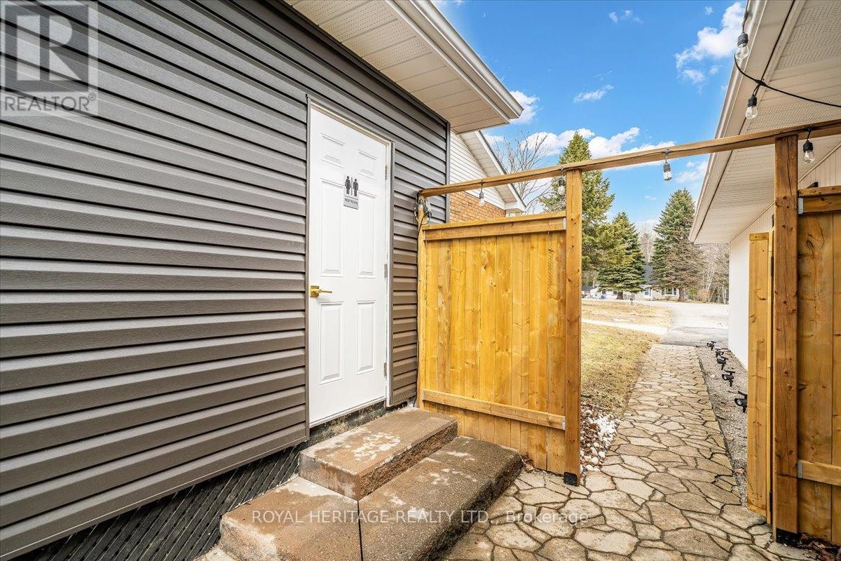 












194 CLITHEROE ROAD

,
Alnwick/Haldimand (Grafton),




Ontario
K0K2G0

