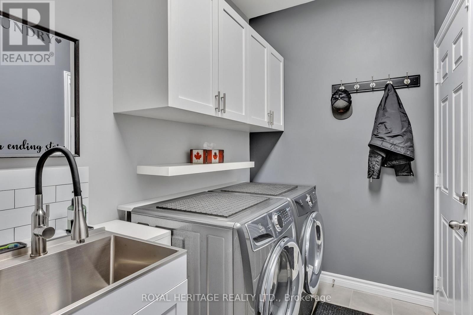 












23 OLD TRAFFORD DRIVE

,
Trent Hills (Hastings),




Ontario
K0L1Y0

