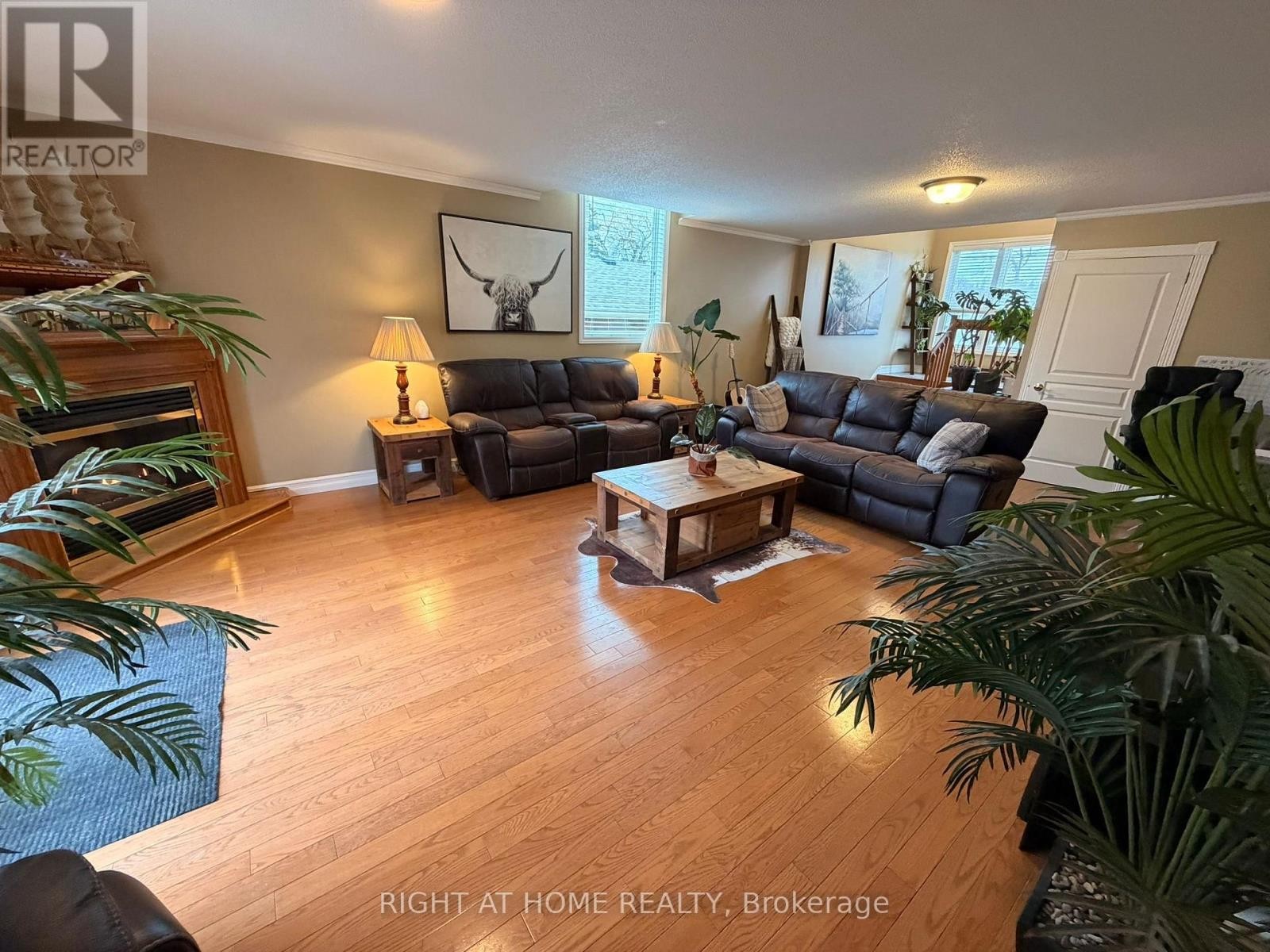 












786 8TH STREET E

,
Owen Sound,




Ontario
N4K1L9

