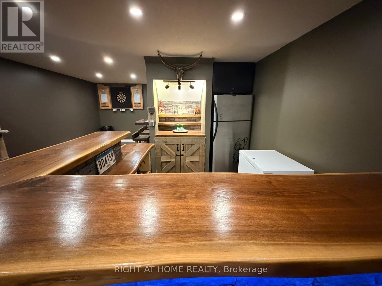 












786 8TH STREET E

,
Owen Sound,




Ontario
N4K1L9

