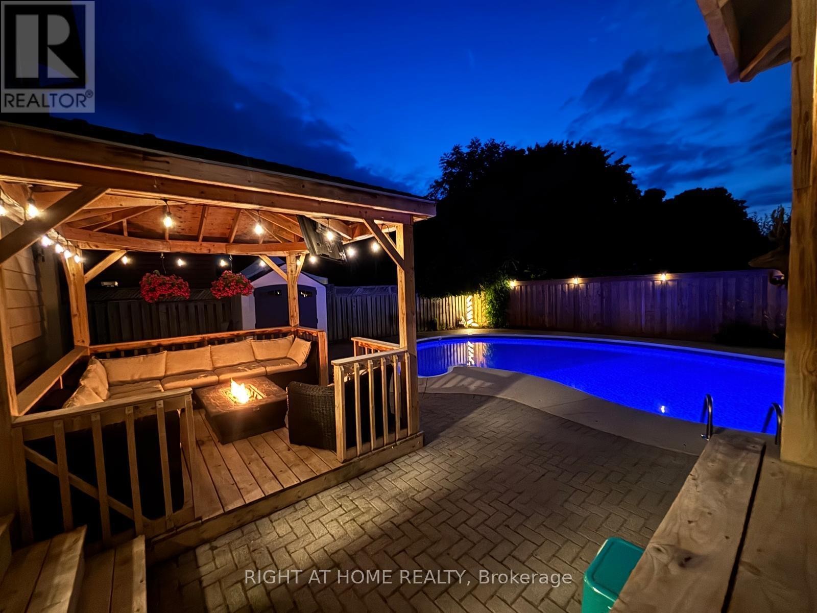 












786 8TH STREET E

,
Owen Sound,




Ontario
N4K1L9

