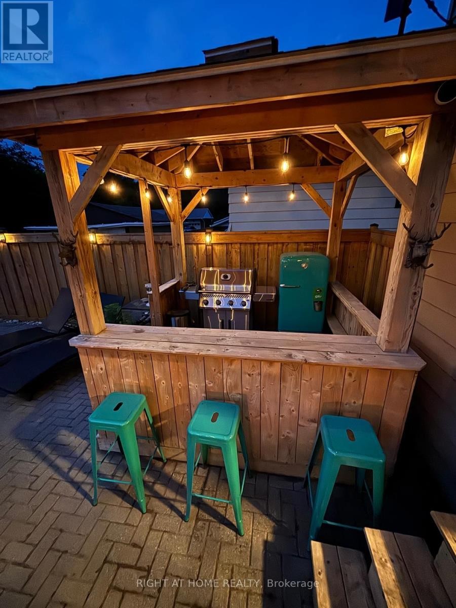 












786 8TH STREET E

,
Owen Sound,




Ontario
N4K1L9

