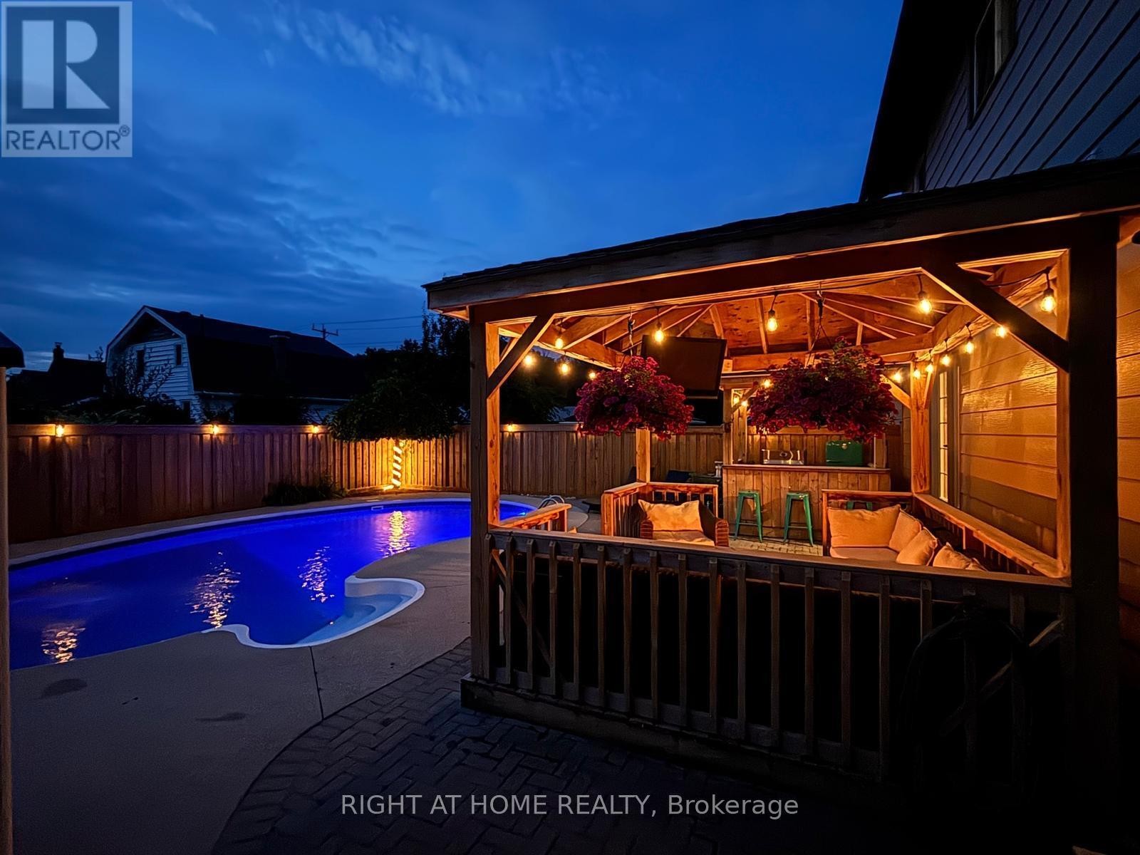 












786 8TH STREET E

,
Owen Sound,




Ontario
N4K1L9

