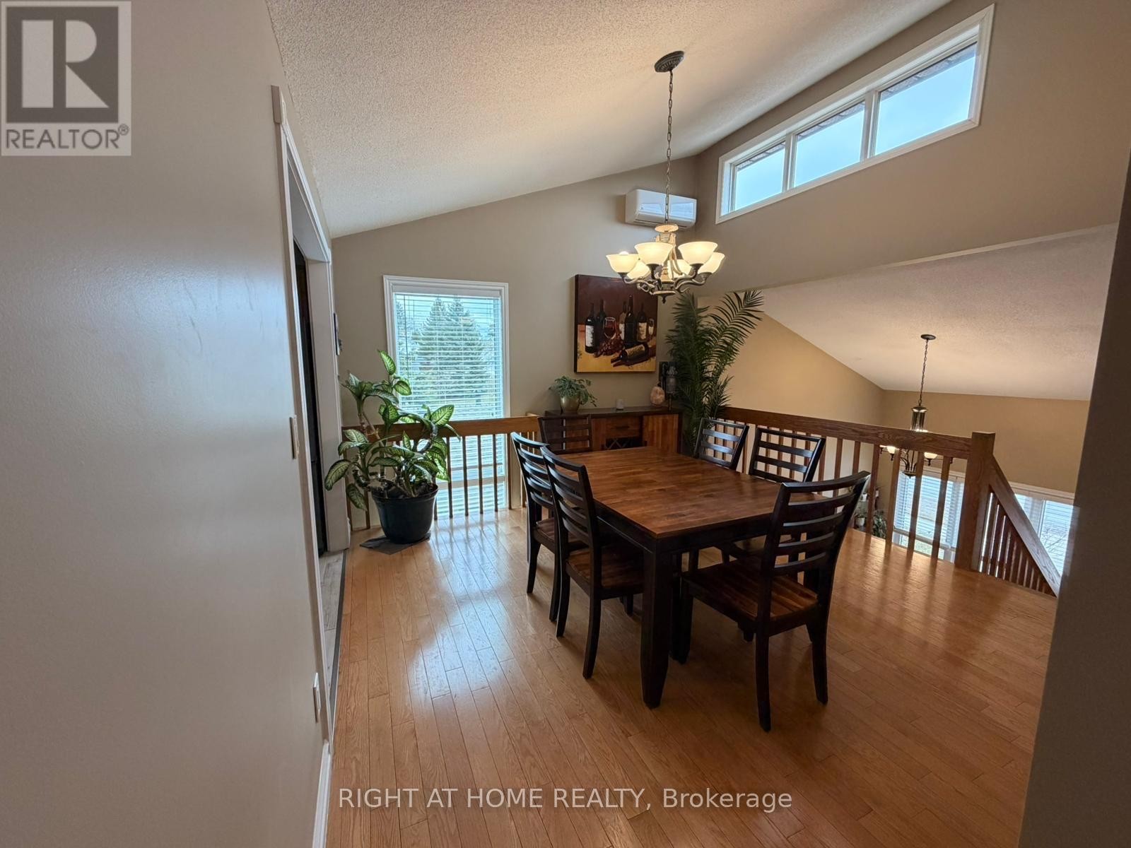 












786 8TH STREET E

,
Owen Sound,




Ontario
N4K1L9

