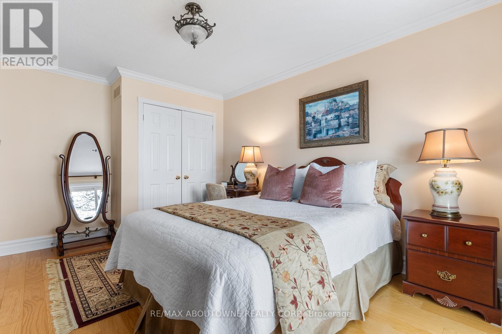 












1 TWELFTH STREET

,
Grimsby (Grimsby Beach),




Ontario
L3M2V6

