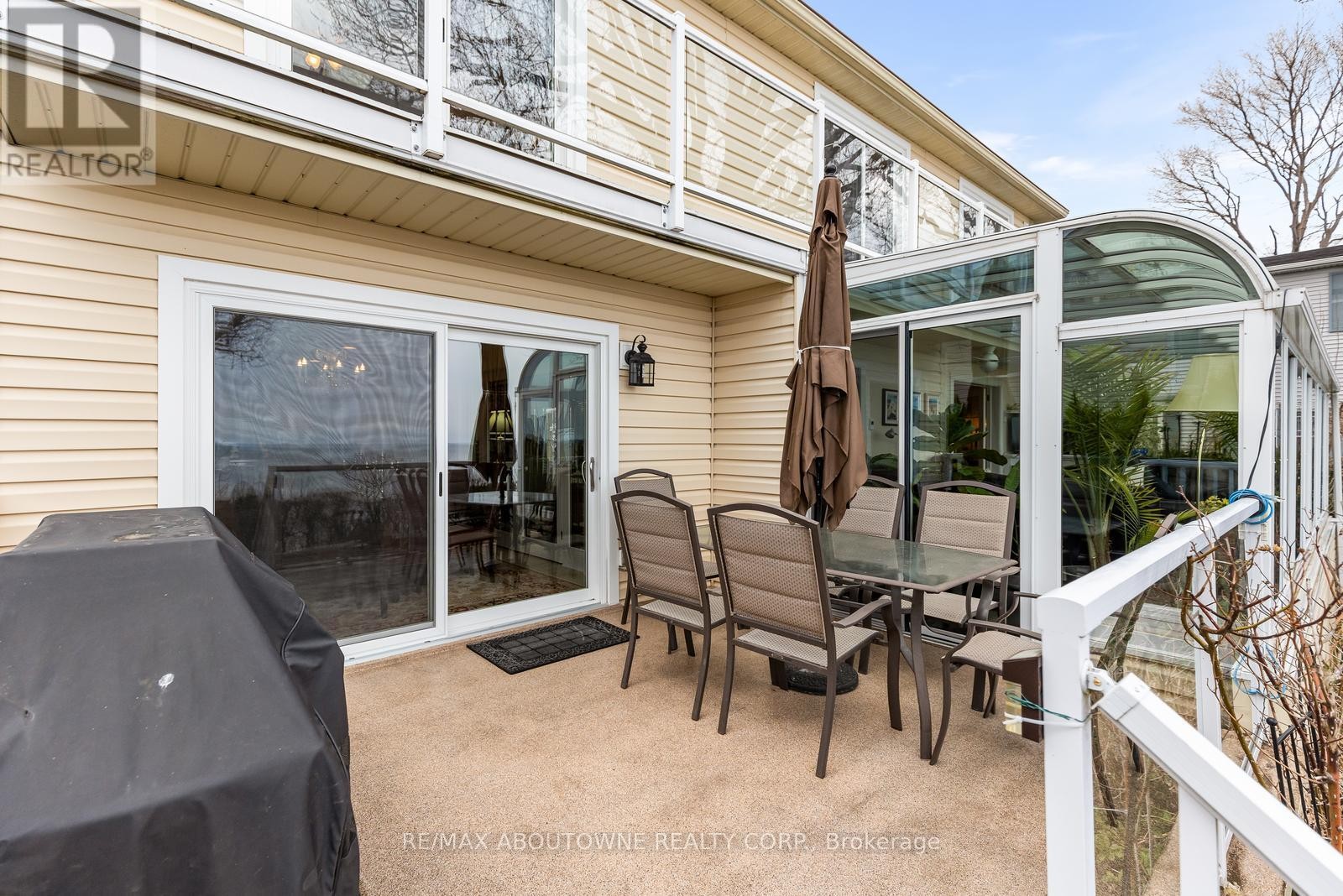 












1 TWELFTH STREET

,
Grimsby (Grimsby Beach),




Ontario
L3M2V6

