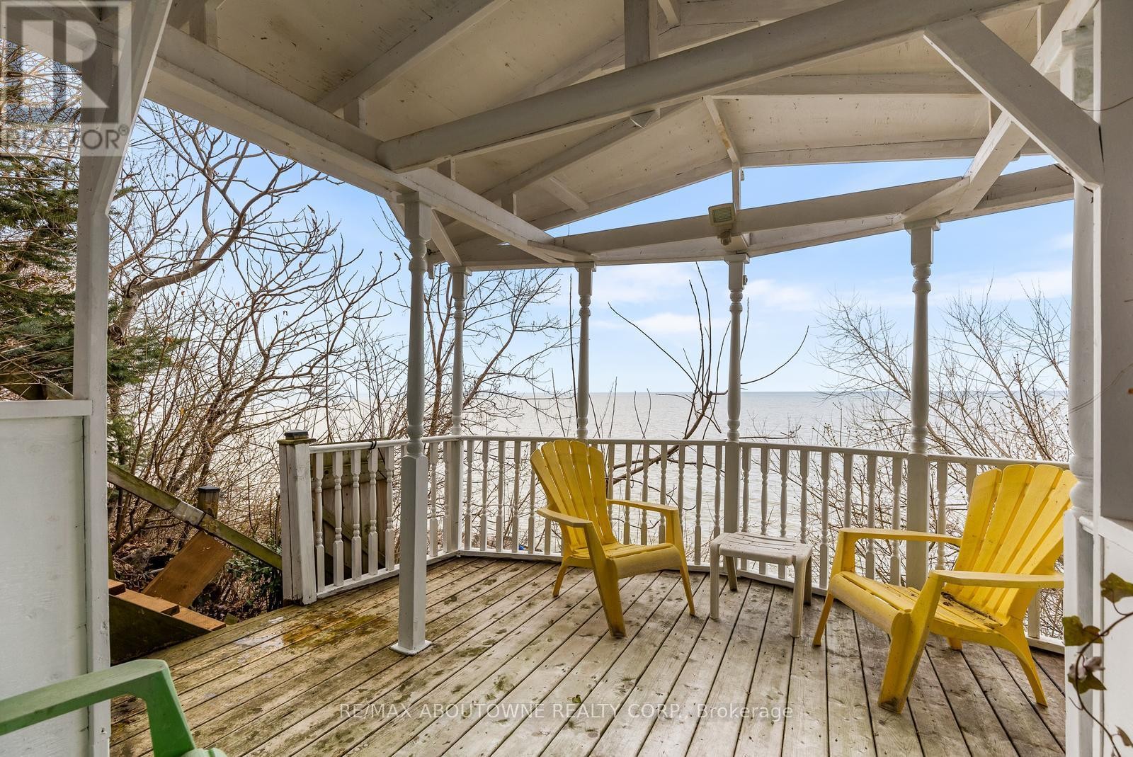 












1 TWELFTH STREET

,
Grimsby (Grimsby Beach),




Ontario
L3M2V6

