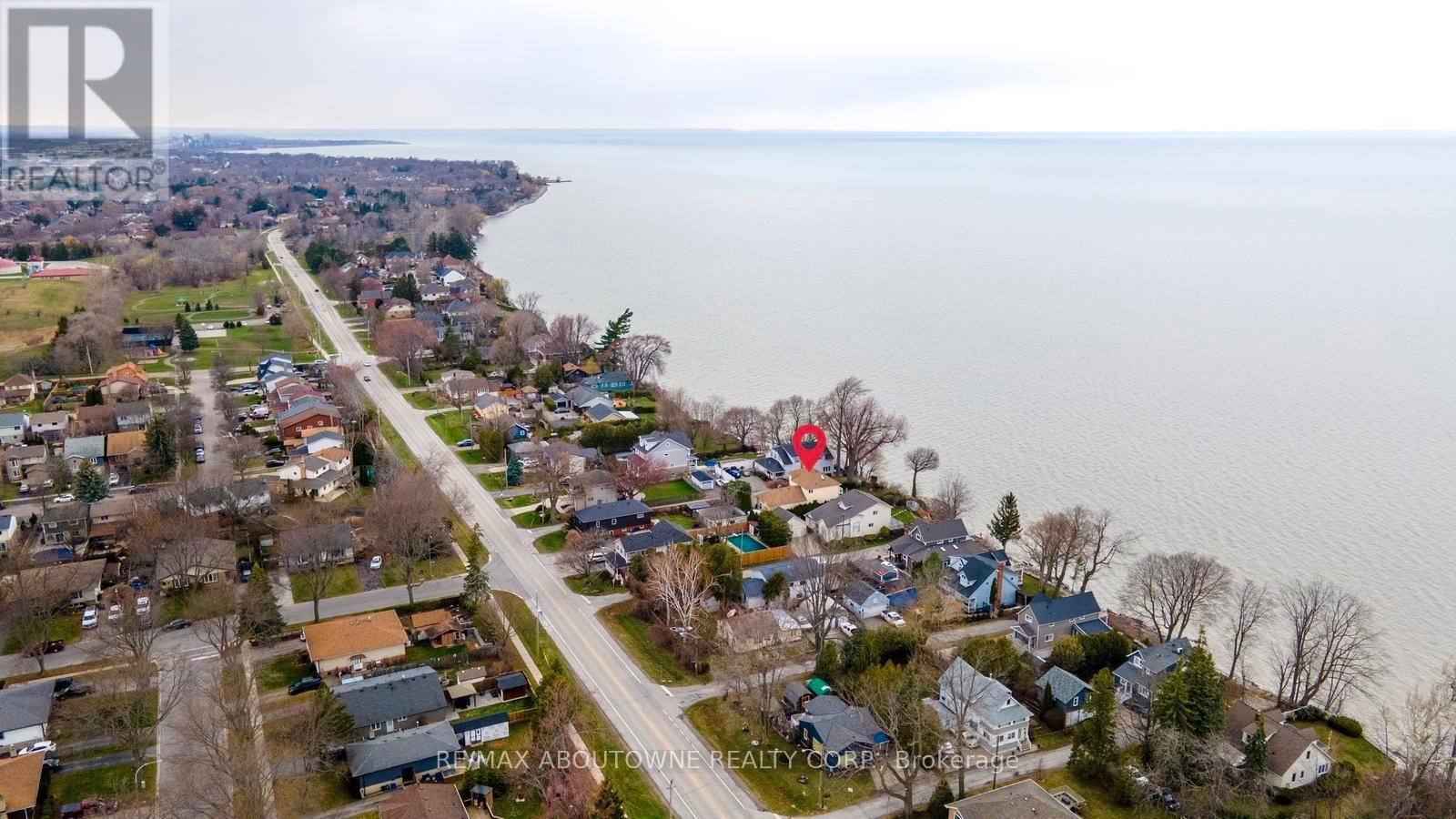 












1 TWELFTH STREET

,
Grimsby (Grimsby Beach),




Ontario
L3M2V6

