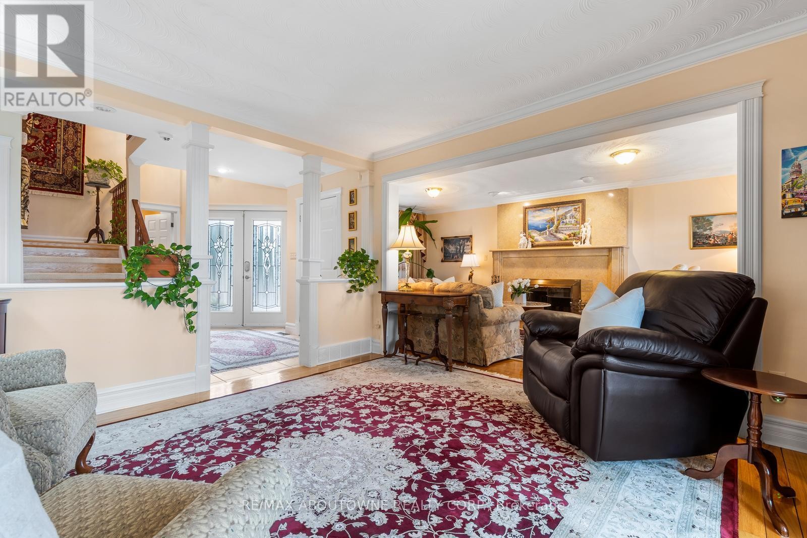 












1 TWELFTH STREET

,
Grimsby (Grimsby Beach),




Ontario
L3M2V6

