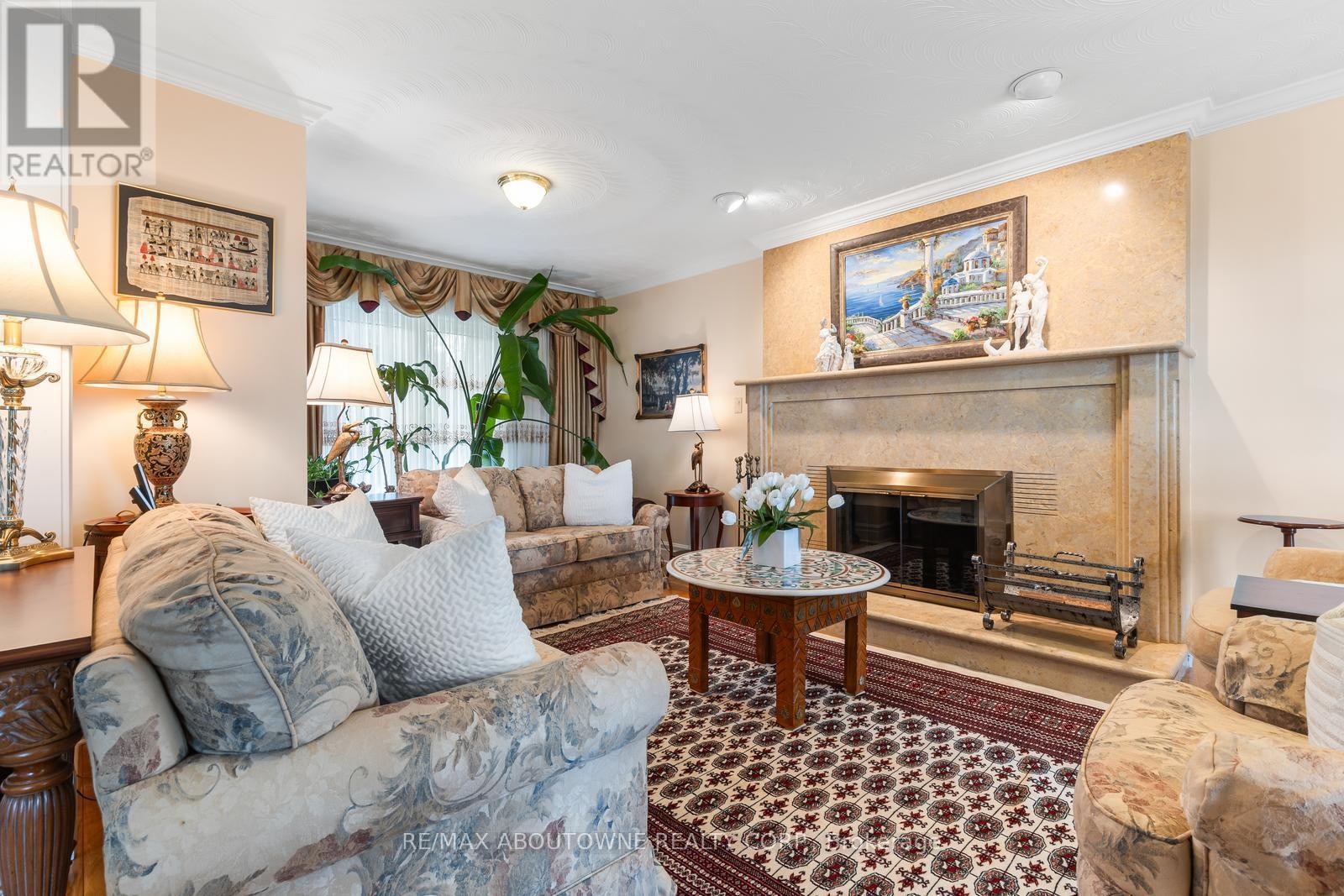 












1 TWELFTH STREET

,
Grimsby (Grimsby Beach),




Ontario
L3M2V6

