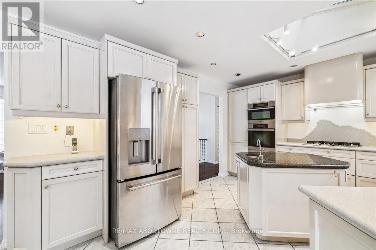 












25 BANNISDALE WAY

,
Hamilton (Carlisle),




Ontario
L0R1H2

