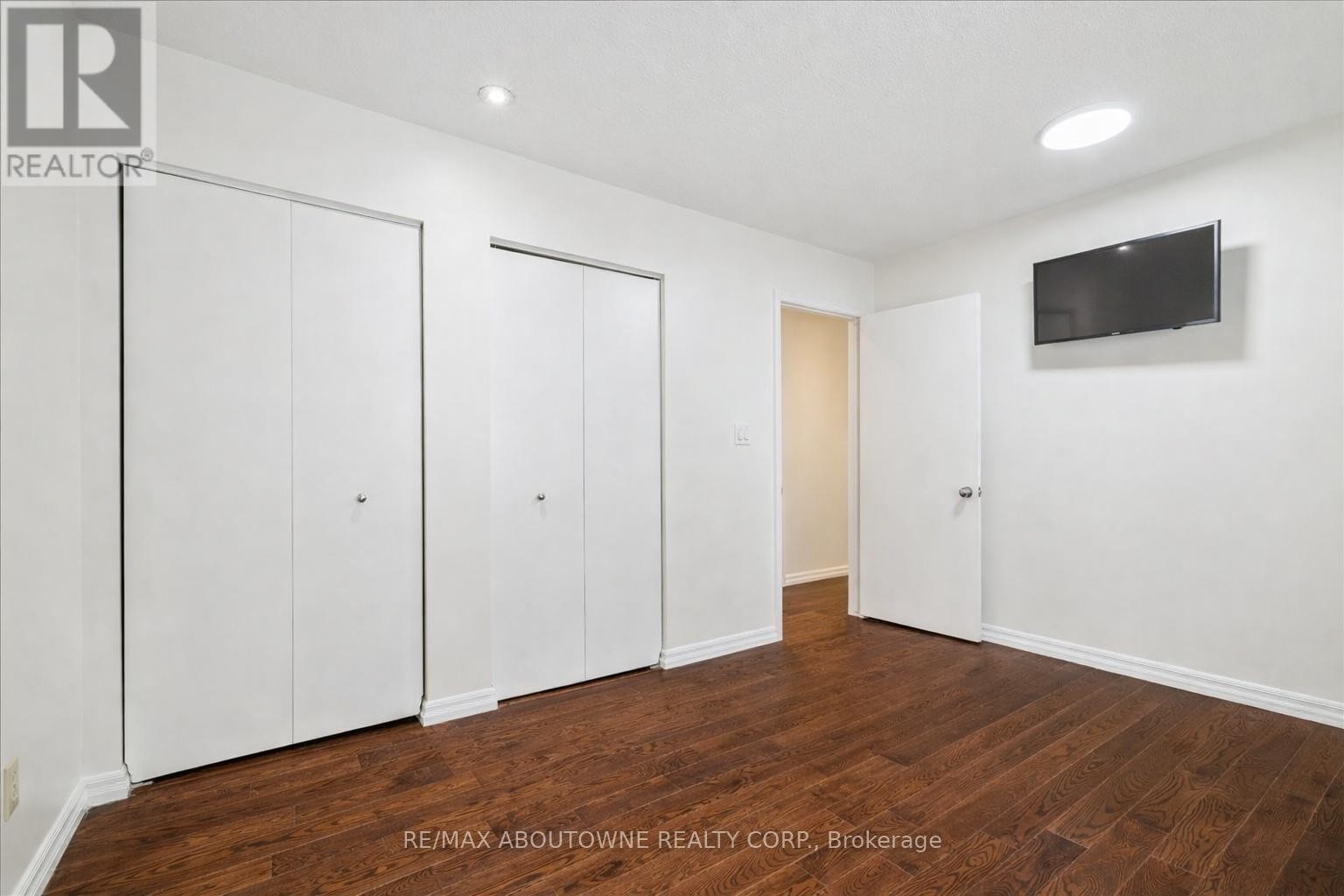 












25 BANNISDALE WAY

,
Hamilton (Carlisle),




Ontario
L0R1H2

