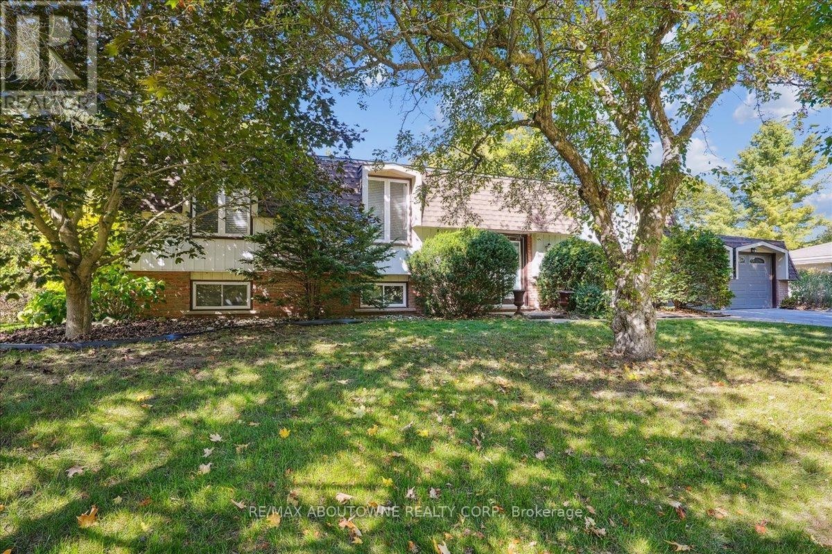 












25 BANNISDALE WAY

,
Hamilton (Carlisle),




Ontario
L0R1H2

