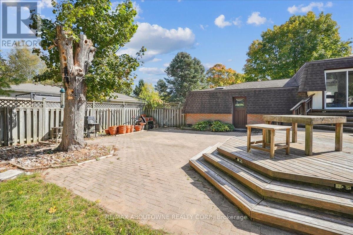 












25 BANNISDALE WAY

,
Hamilton (Carlisle),




Ontario
L0R1H2

