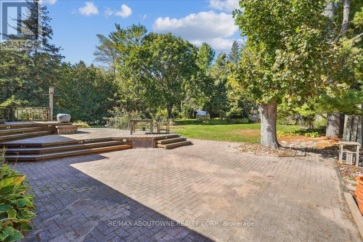 












25 BANNISDALE WAY

,
Hamilton (Carlisle),




Ontario
L0R1H2

