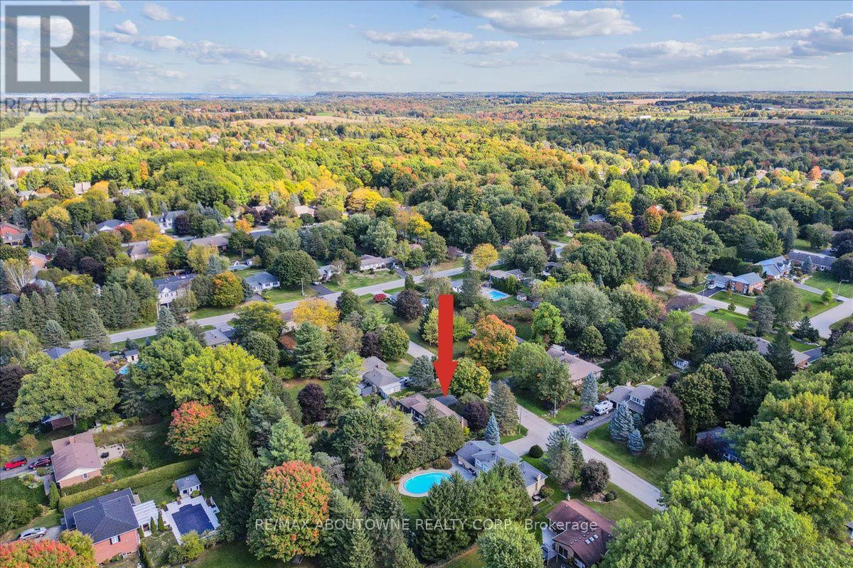 












25 BANNISDALE WAY

,
Hamilton (Carlisle),




Ontario
L0R1H2

