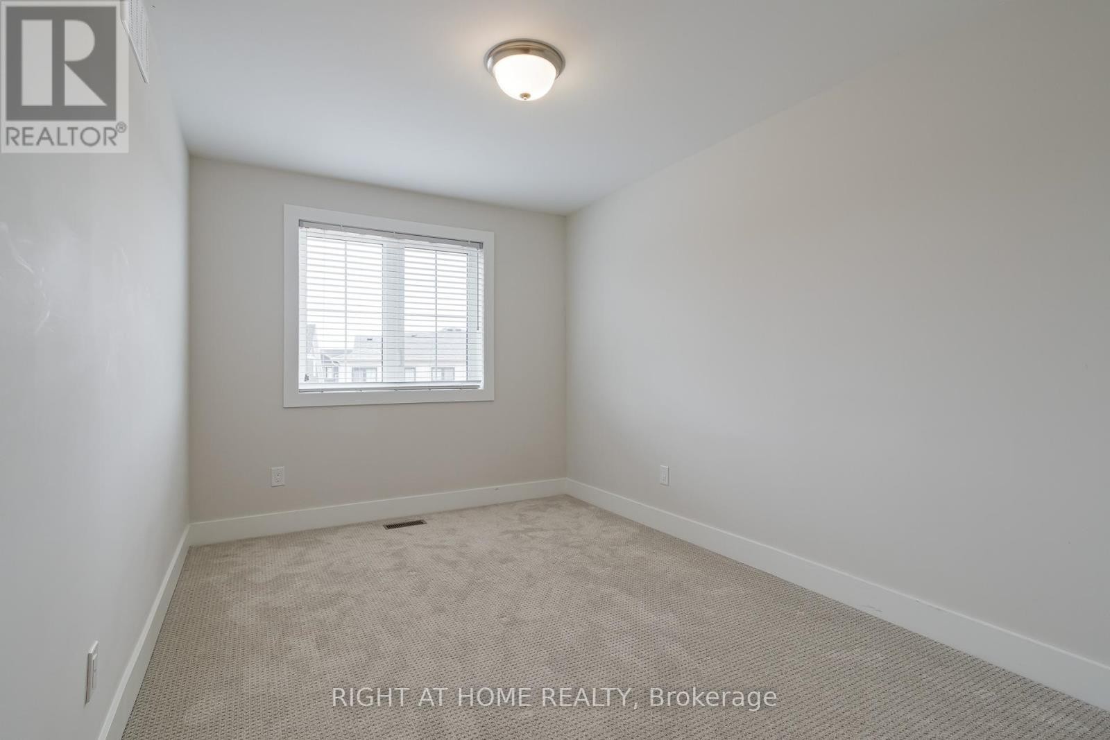 












181 COURTLAND STREET

,
Blue Mountains,




Ontario
L5N4V7

