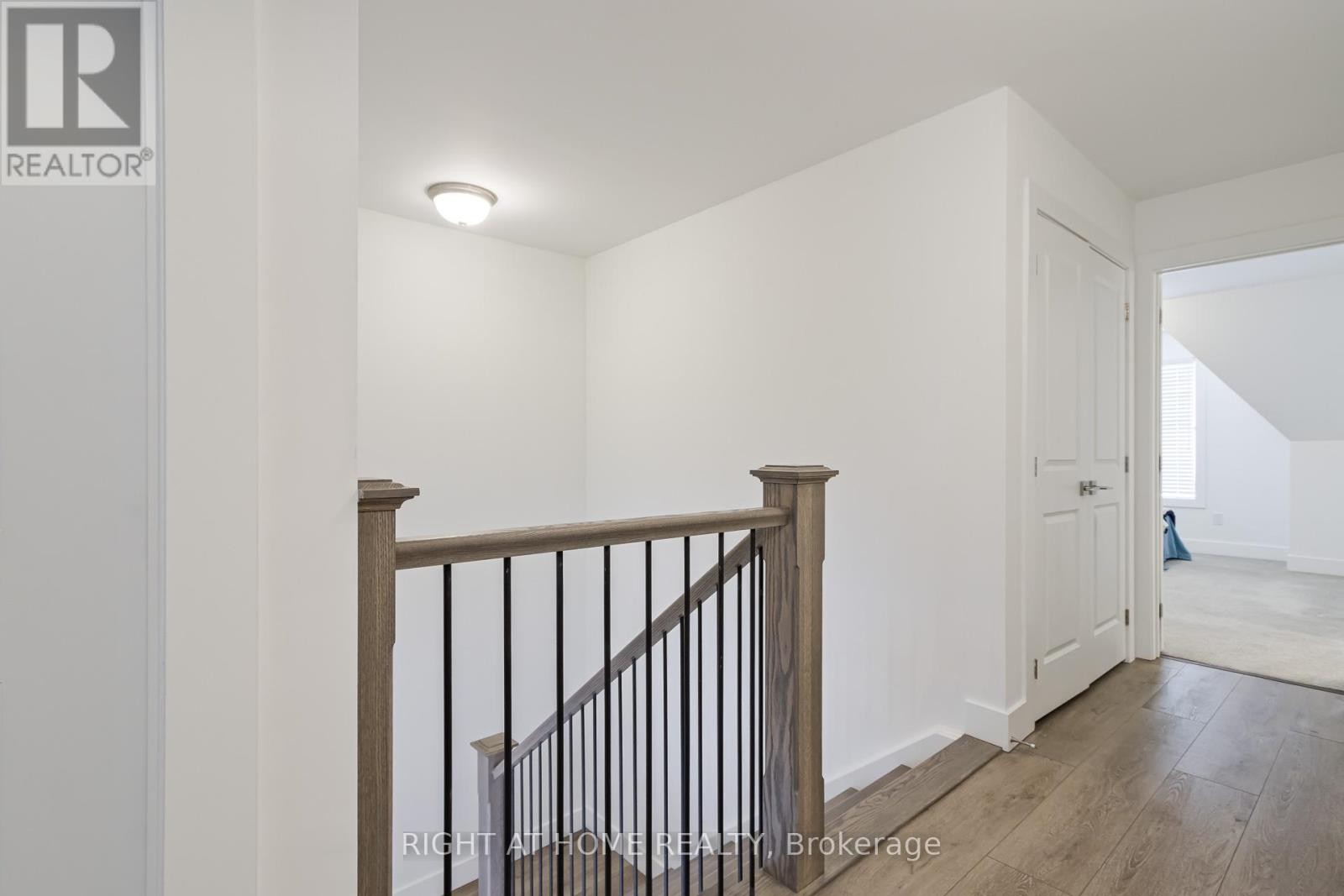 












181 COURTLAND STREET

,
Blue Mountains,




Ontario
L5N4V7

