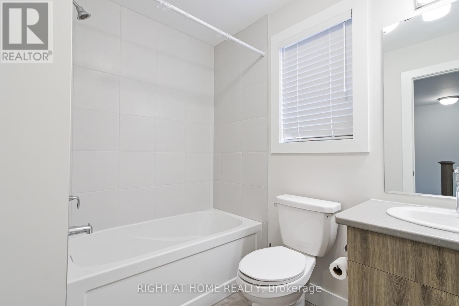 












181 COURTLAND STREET

,
Blue Mountains,




Ontario
L5N4V7

