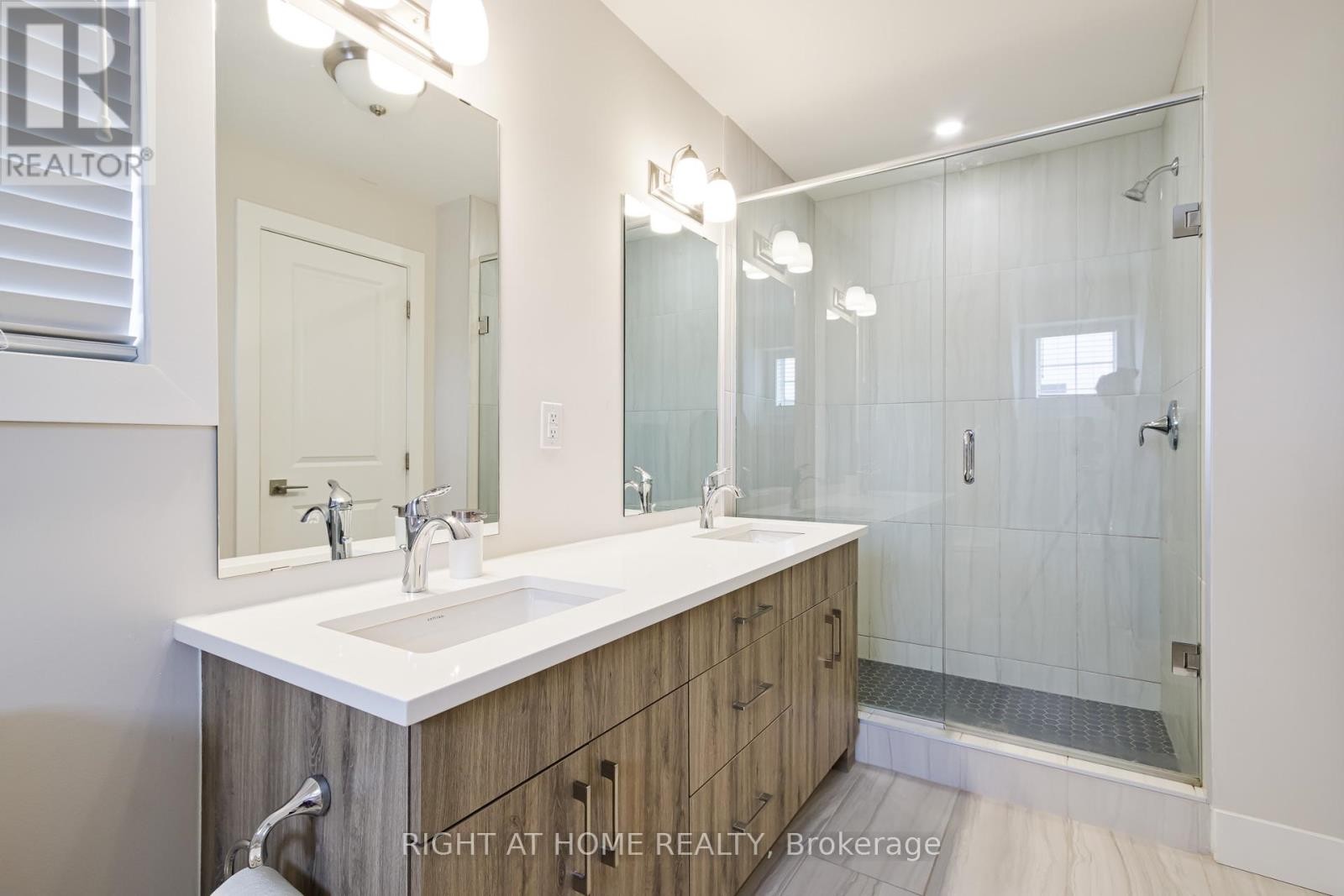 












181 COURTLAND STREET

,
Blue Mountains,




Ontario
L5N4V7


