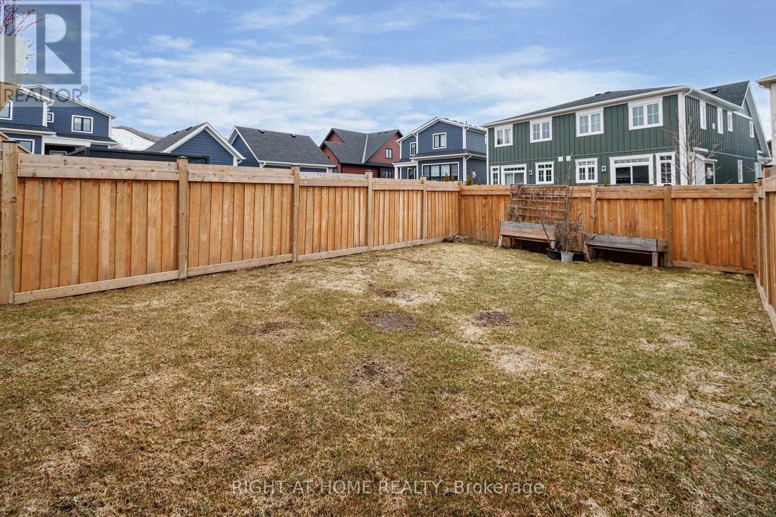 












181 COURTLAND STREET

,
Blue Mountains,




Ontario
L5N4V7

