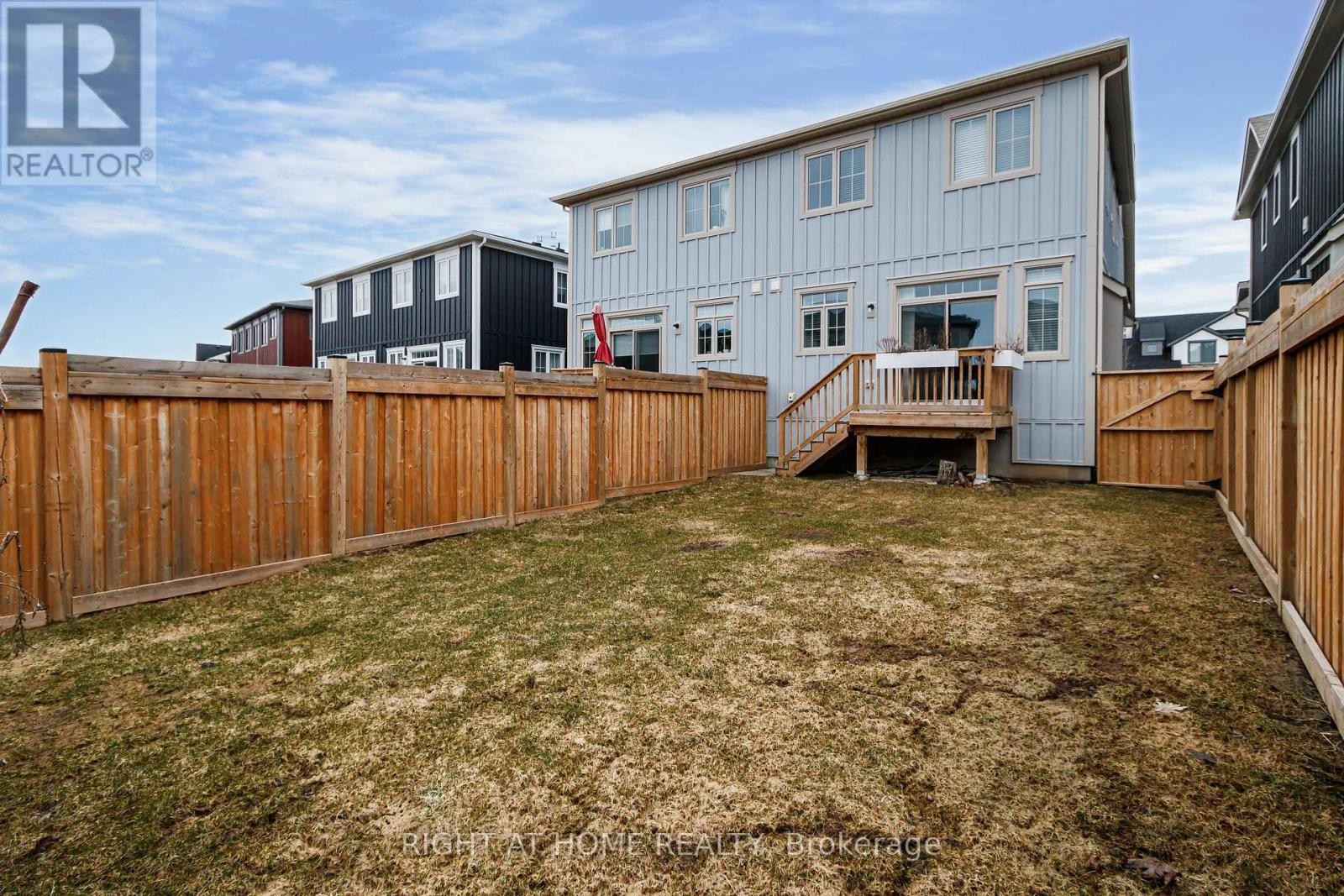 












181 COURTLAND STREET

,
Blue Mountains,




Ontario
L5N4V7

