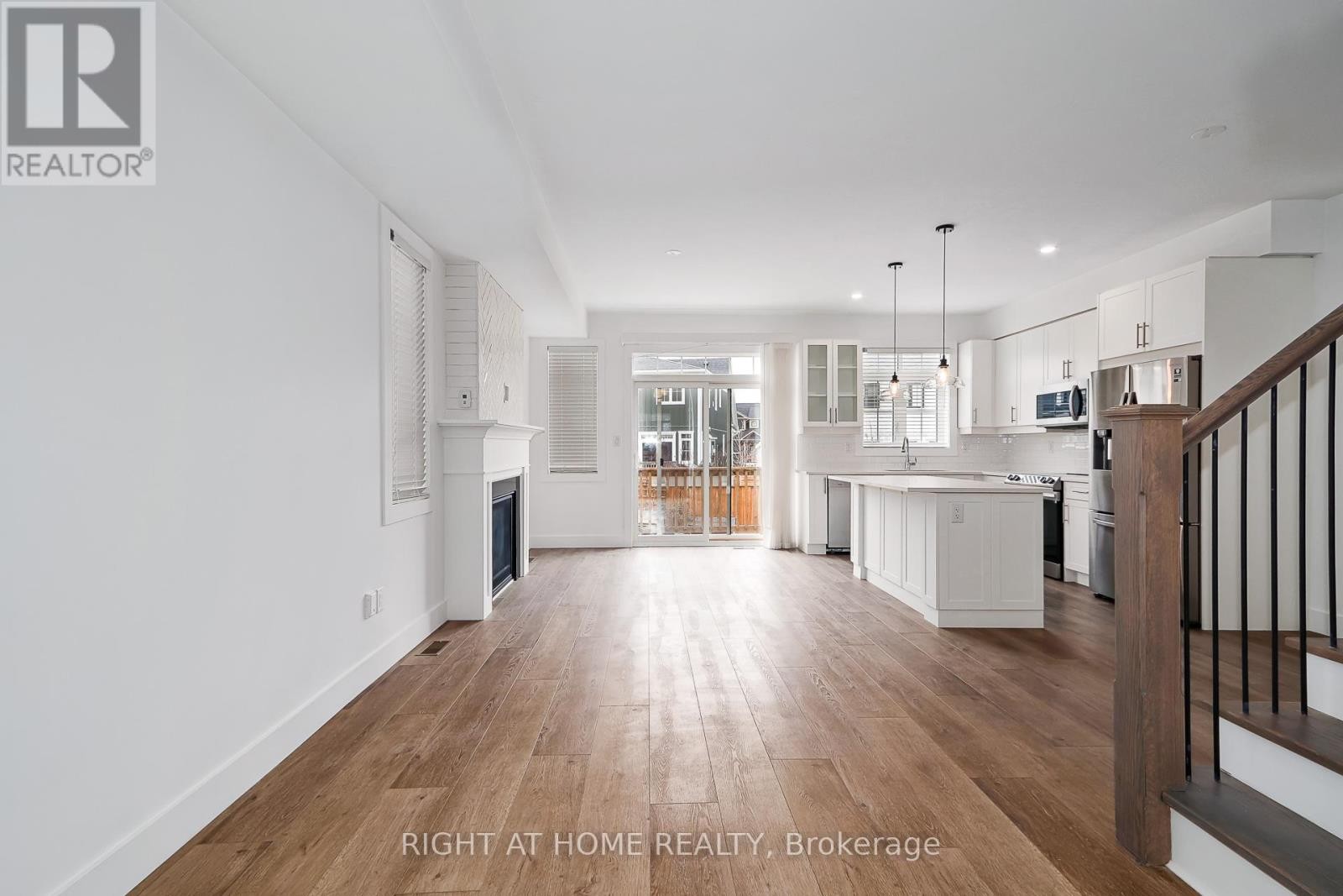 












181 COURTLAND STREET

,
Blue Mountains,




Ontario
L5N4V7

