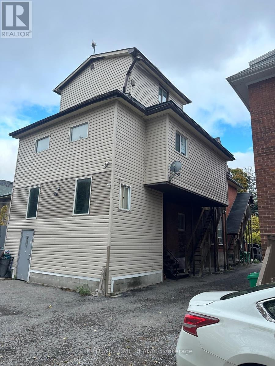 












541 AYLMER STREET N

,
Peterborough (Town Ward 3),




Ontario
K9H3W6

