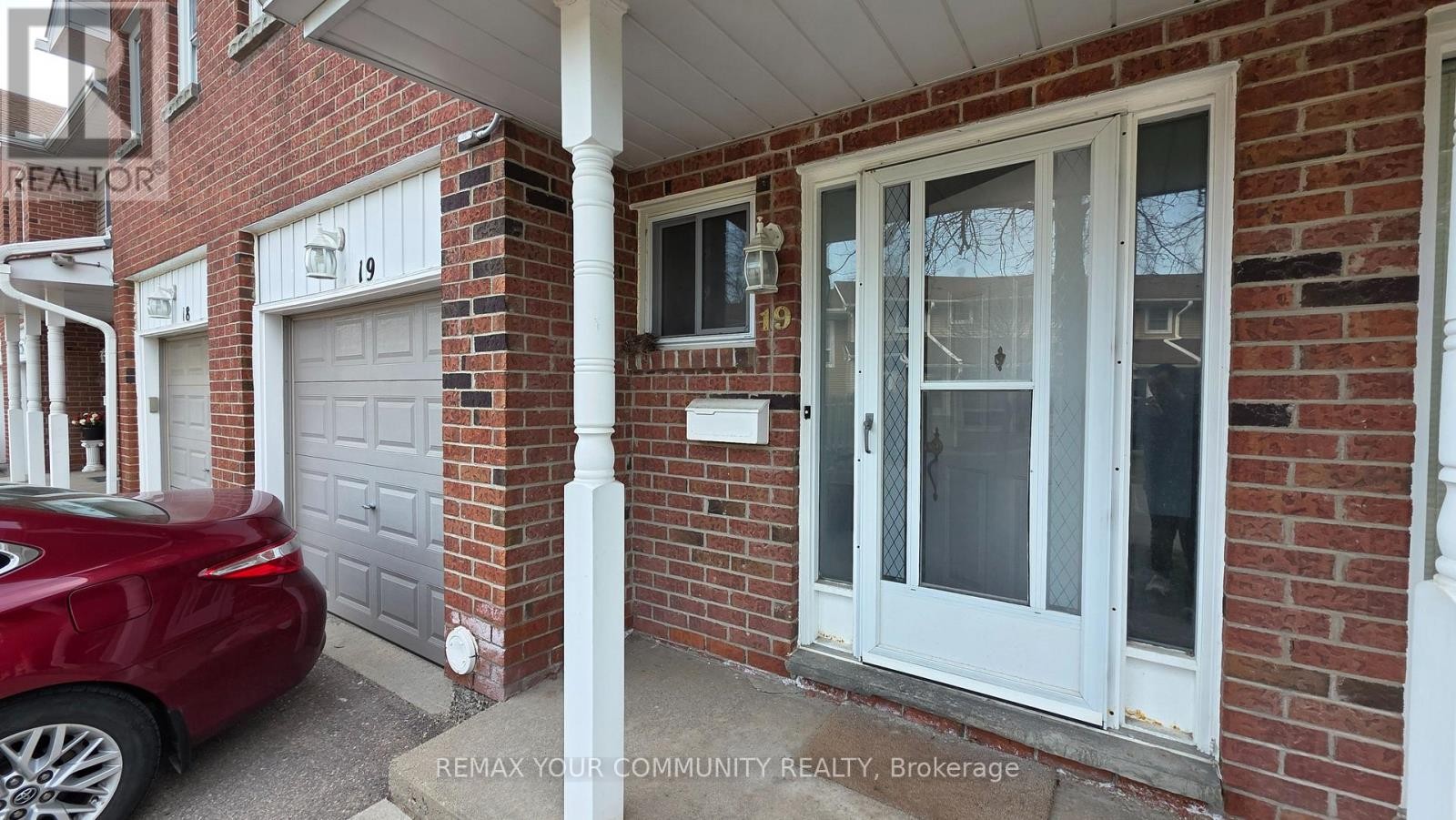 












19 - 210 HIGHLAND CRESCENT

,
Kitchener,




Ontario
N2M5H7

