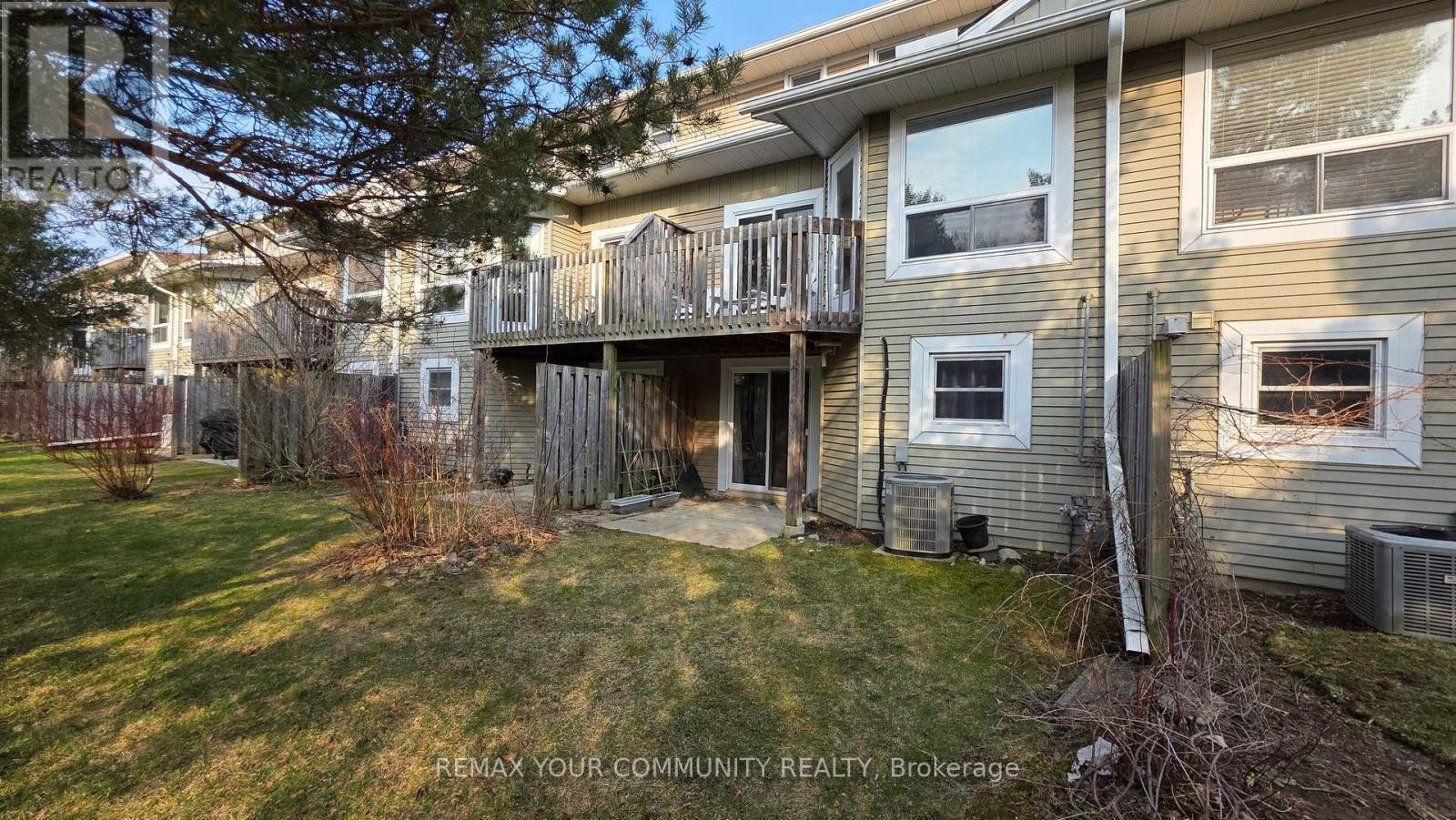 












19 - 210 HIGHLAND CRESCENT

,
Kitchener,




Ontario
N2M5H7

