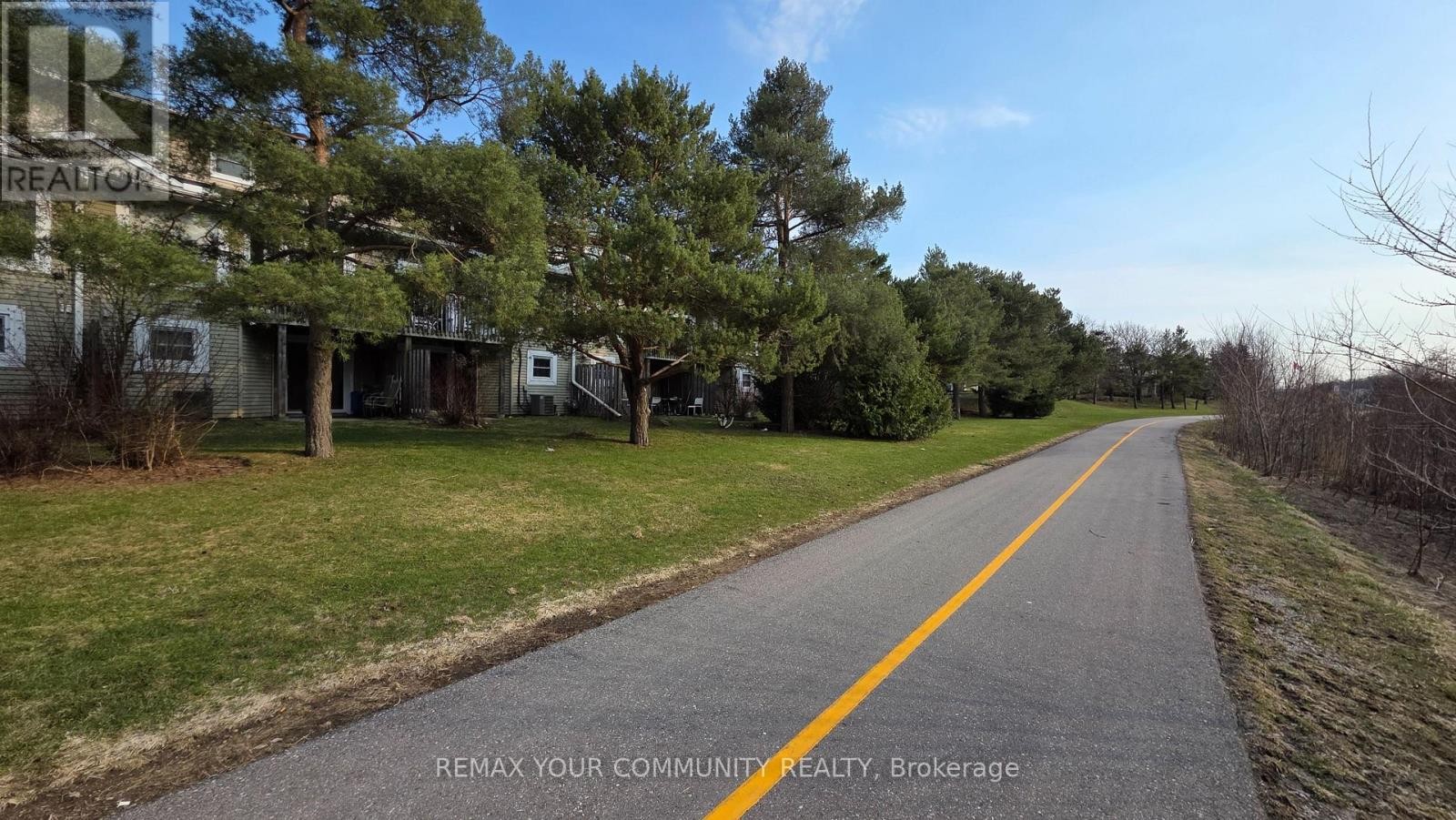 












19 - 210 HIGHLAND CRESCENT

,
Kitchener,




Ontario
N2M5H7

