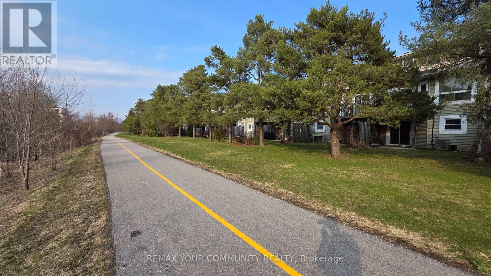 












19 - 210 HIGHLAND CRESCENT

,
Kitchener,




Ontario
N2M5H7

