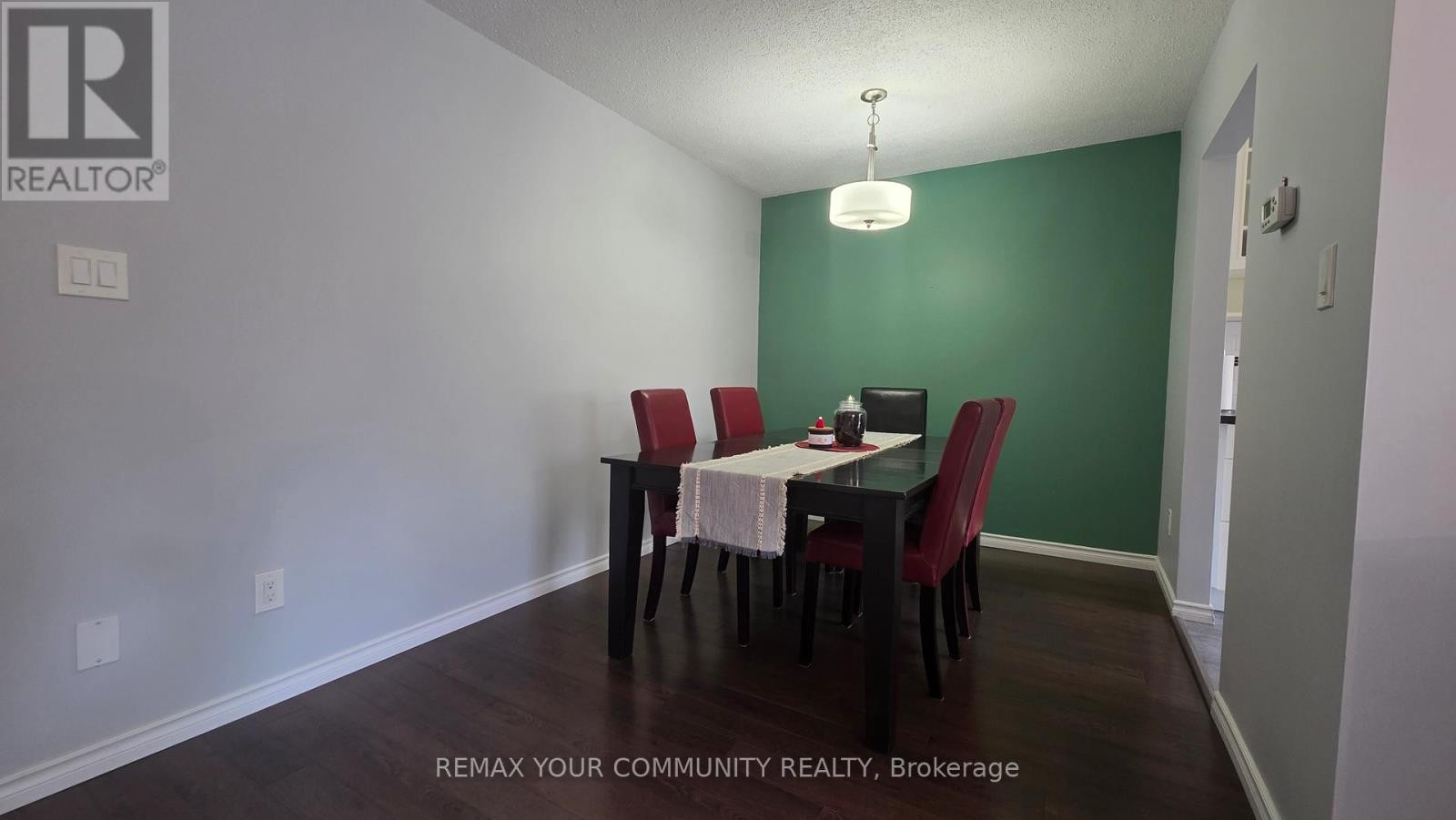 












19 - 210 HIGHLAND CRESCENT

,
Kitchener,




Ontario
N2M5H7

